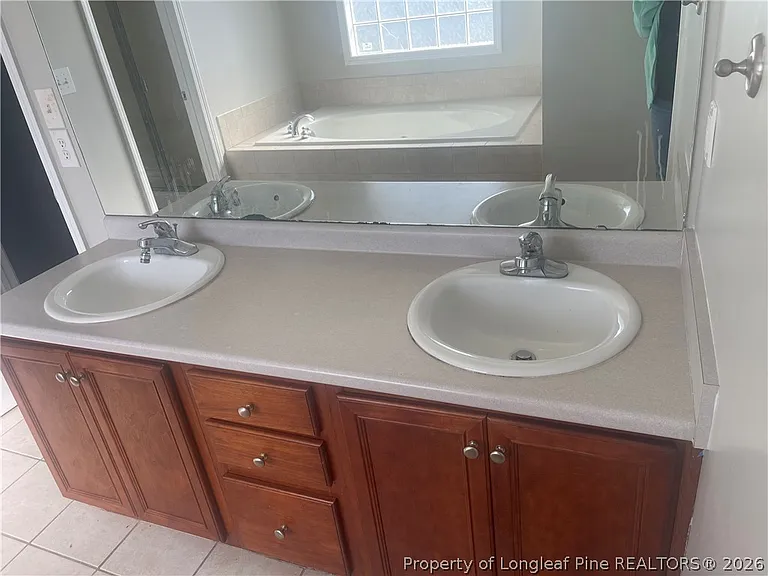 425 Dunblane Way — Photo 14