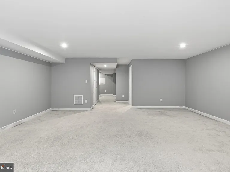 529 Swansea Dr — Photo 13