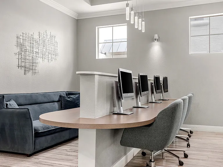 C230670_75West_BusinessArea2_02