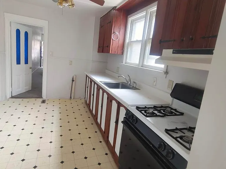 1124 Beech St — Photo 5