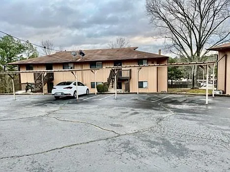 1100 Woodlawn Ave #D16 — Photo 8
