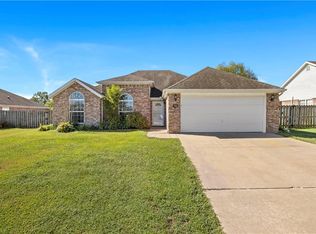 450 Sigel Trl, Centerton, AR 72719