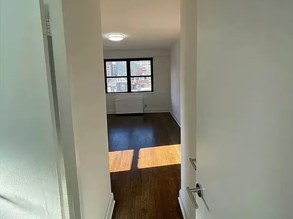 401 East 88th Street image 4 of 13