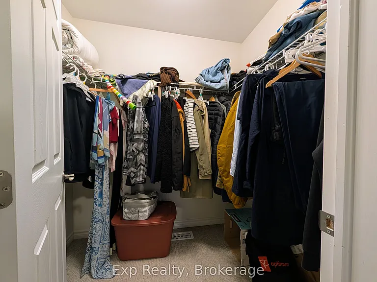 96 Athabaska Dr — Photo 11