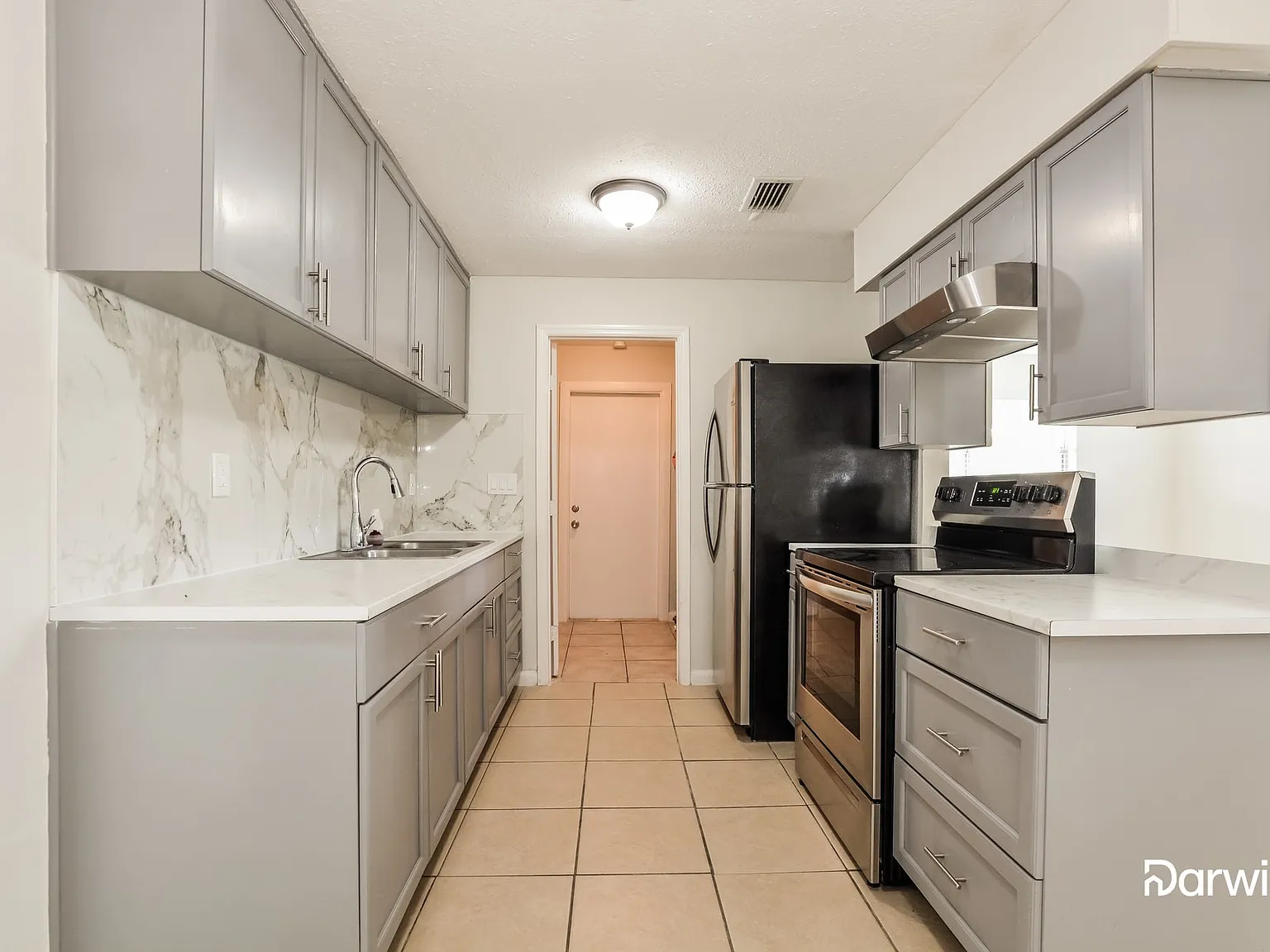 3 bed, 2.5 bath, 1295 sqft, $1,599 — Photo 3