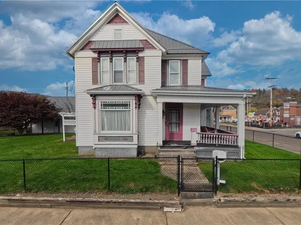 1703 Commerce St, Wellsville, OH 43968