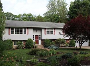 7 Granite Rd, Branford, CT 06405