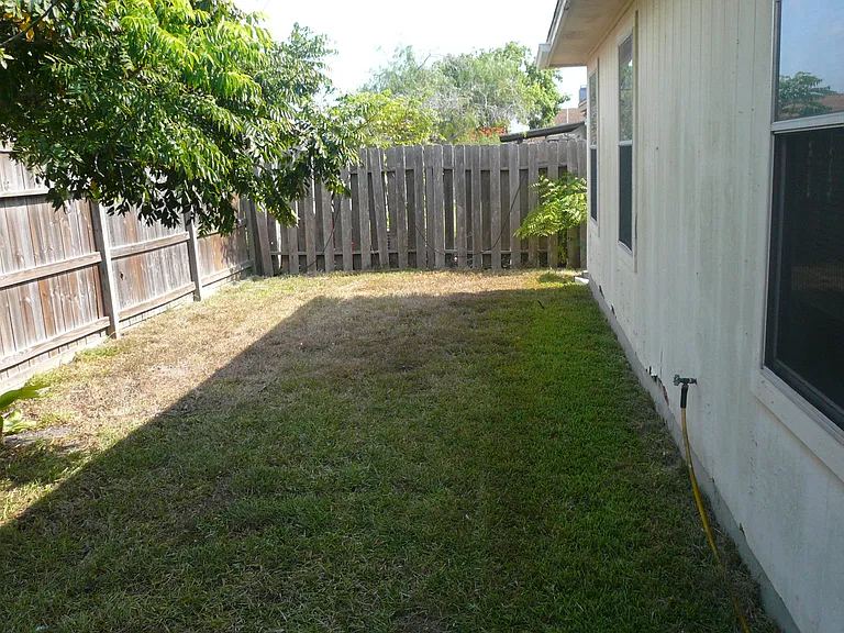 7833 Impala Dr — Photo 9