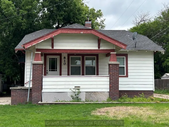 810 N Pine St, Grand Island, NE 68801