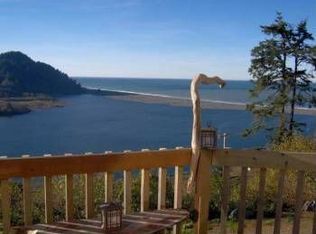 100 Fizer Ln, Klamath, CA 95548