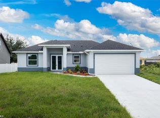 100 Sara Ave N, Lehigh Acres, FL 33971