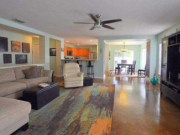 4th image of 2826 SE Melaleuca