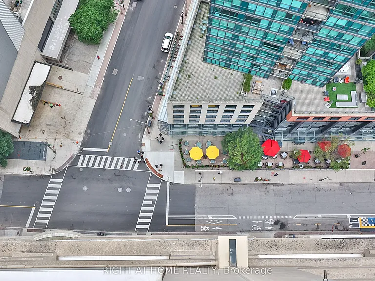 25 The Esplanade #1610 — Photo 19
