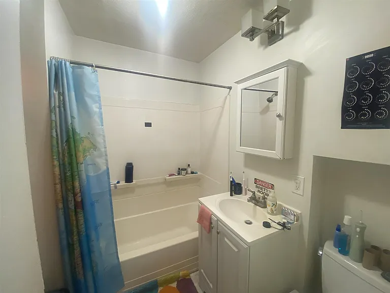 42 Lincoln St #2 — Photo 3