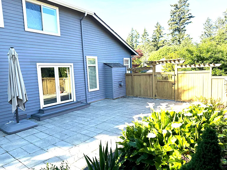 535 NW Datewood Dr — Photo 17
