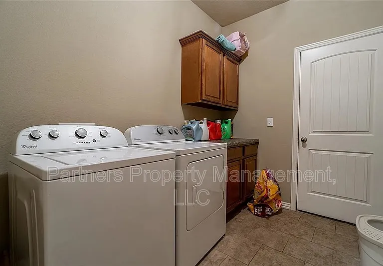 606 N Tennyson Ln — Photo 10