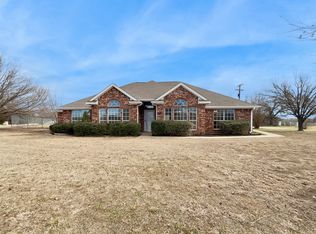 1010 S Clinton Ln, Midlothian, TX 76065