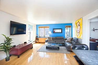 Rented by Space Marketing Shop