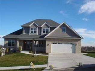 1409 Willow Heights Dr, North Huntingdon, PA 15642