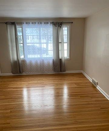 3rd image of 72 Montfort Dr #1