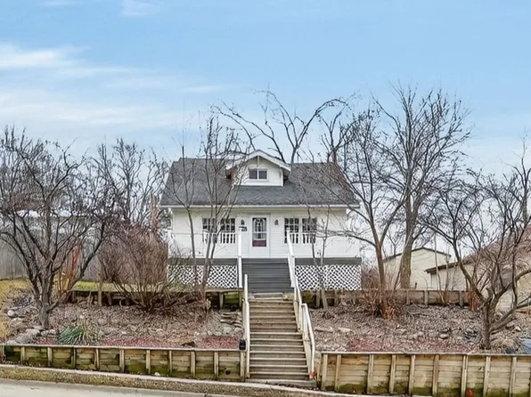 1002 State St, Guthrie Center, IA 50115