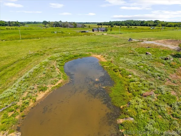 2 Lone Oak Rd, Indianola, OK 74442