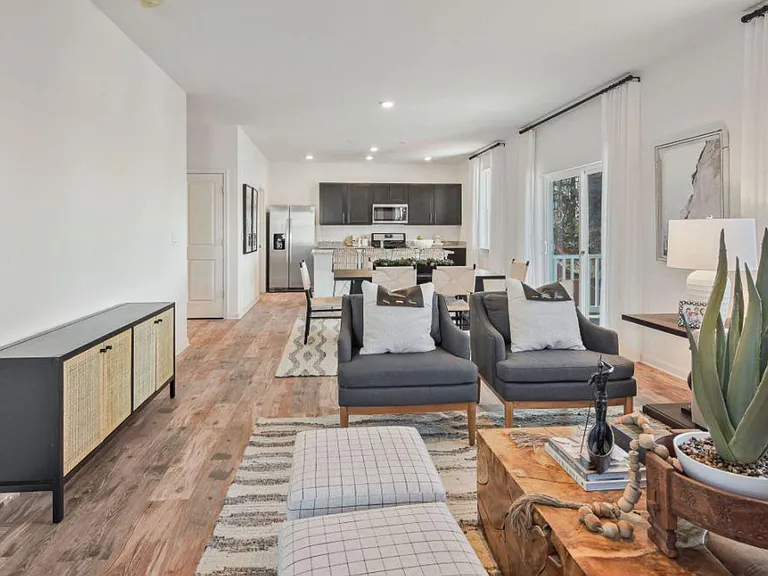 1410 N Marston St — Photo 13