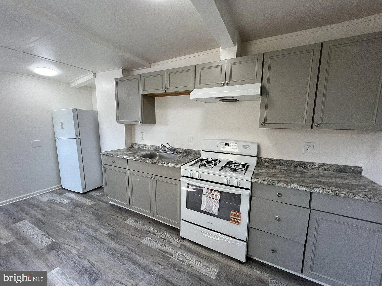 4 bed, 2.0 bath, 1256 sqft, $1,600 — Photo 3