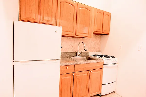 Rented by Voro, LLC | media 21