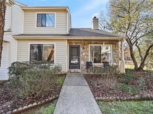 4057 N Course Dr, Charlotte, NC 28277