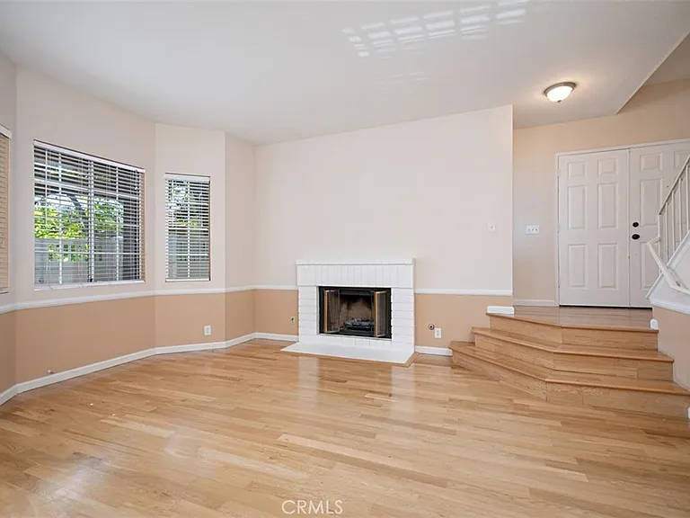 24392 Kingston Ct — Photo 7