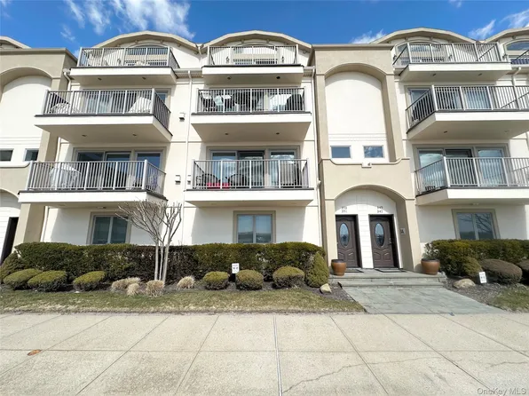 353 W Broadway Blvd, Long Beach, NY 11561