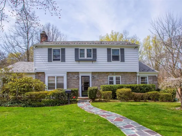 4 Sussex Road, Great Neck, NY 11020