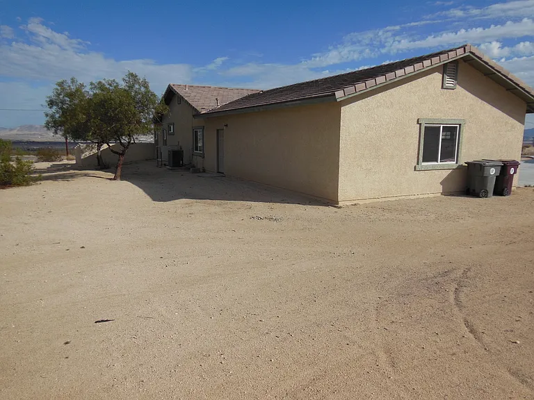5744 Adobe Cir — Photo 20