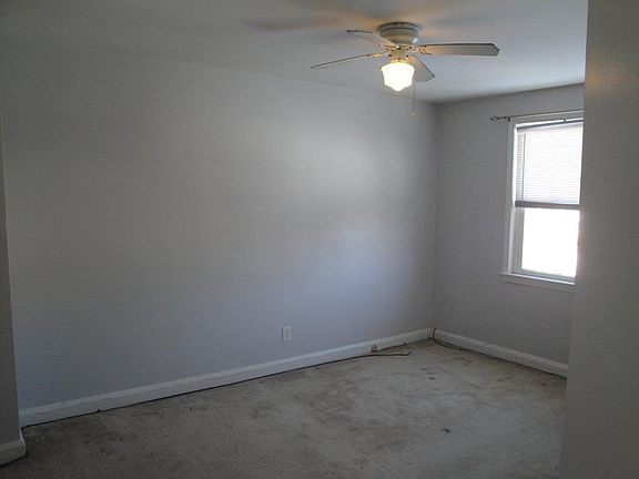 5th image of 39 Darrow Dr #B