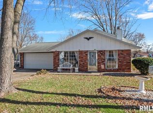 1828 Stanhope Rd, Springfield, IL 62702