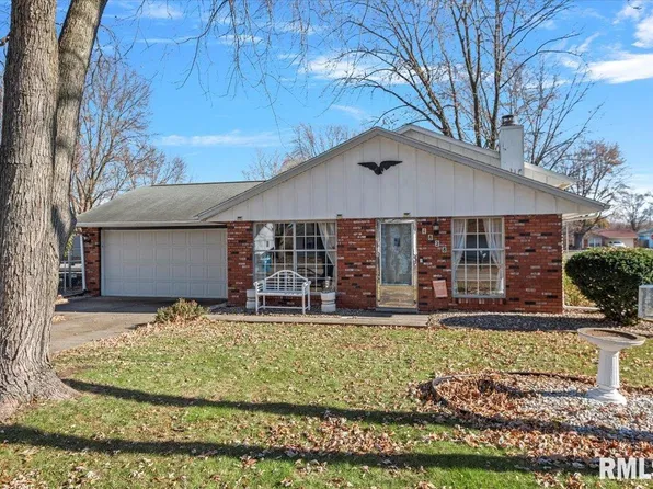 1828 Stanhope Rd, Springfield, IL 62702