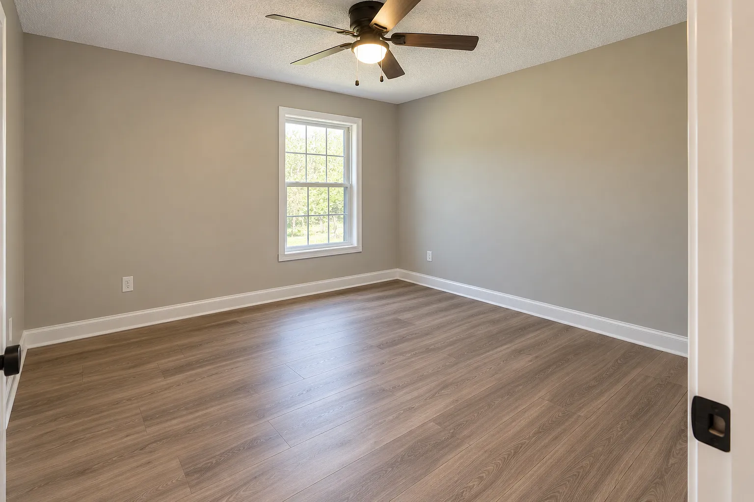 3 bed, 1984 sqft, $2,100 — Photo 4