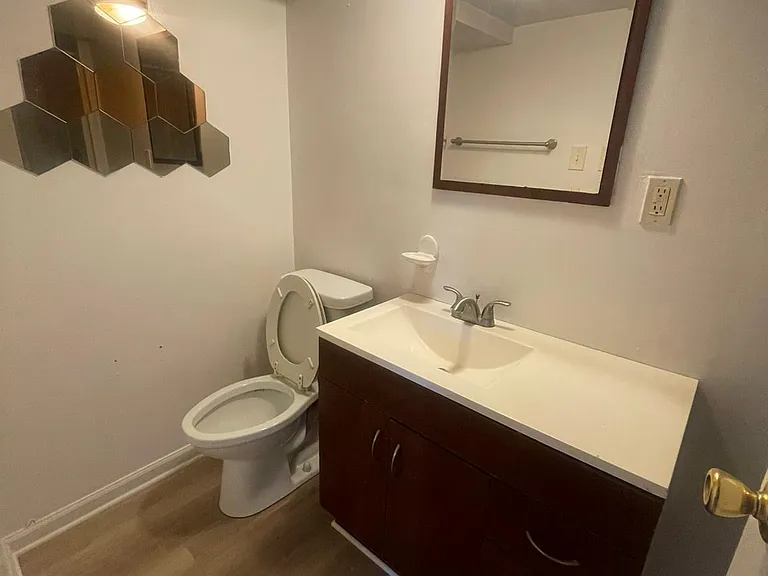 828 Booker Dr — Photo 5