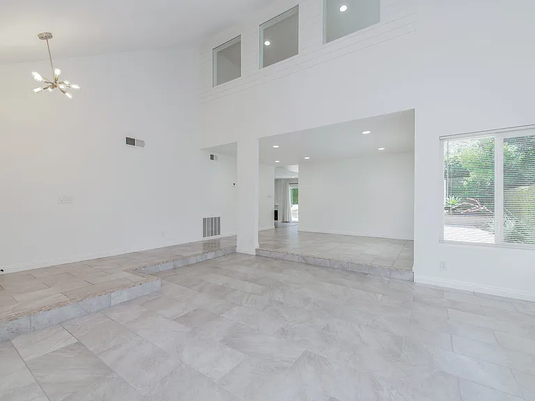24 Ensueno W — Photo 2