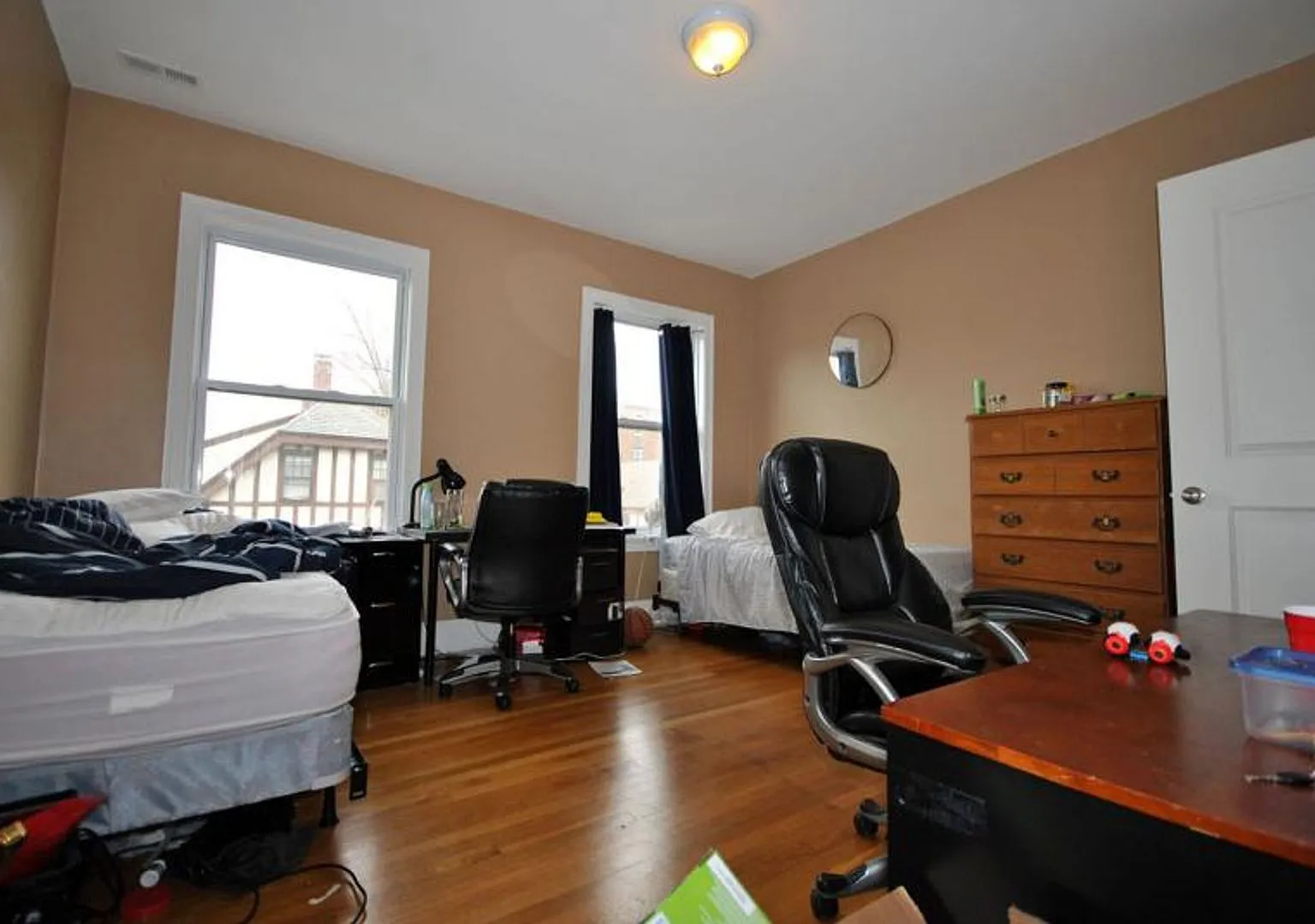 Renovated 5 Bed/2 Bath With Central Air Near B.U. — Photo 4