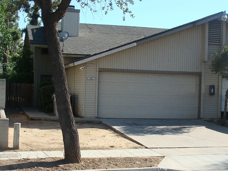 343 W Herndon Ave — Photo 21