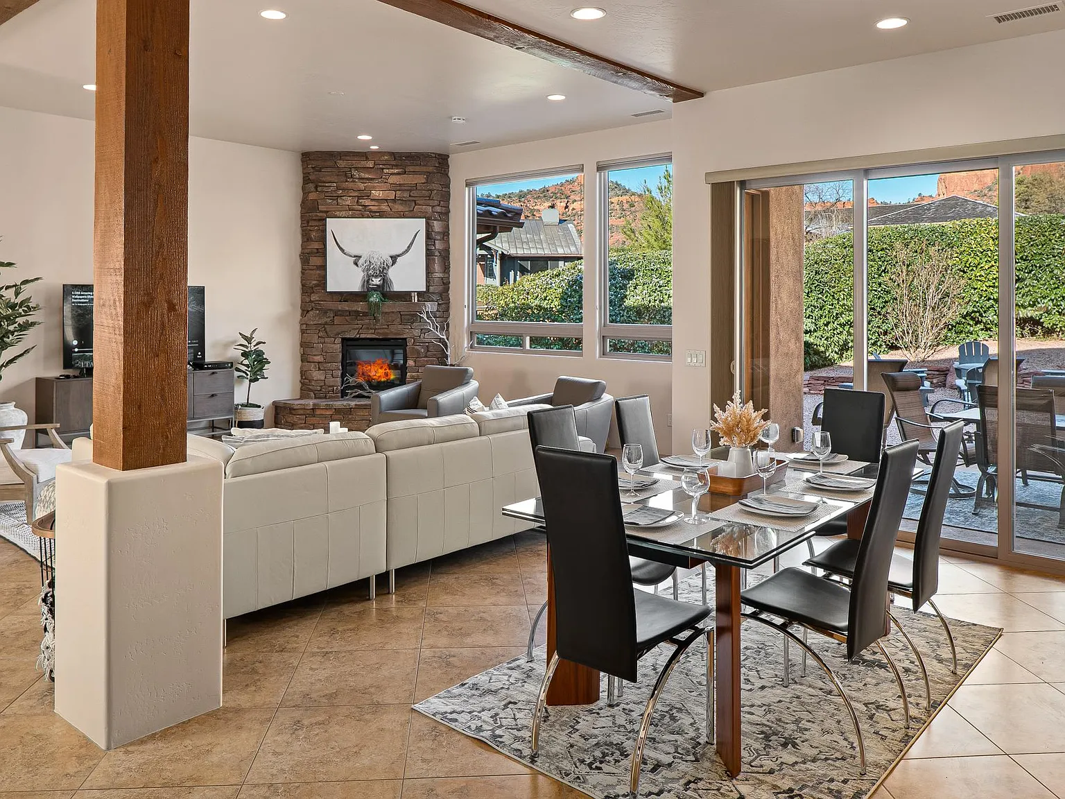 2370 Lariat Rd — Photo 4