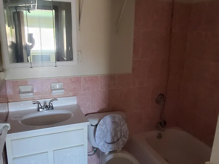 1020 E 58th St #1 — Photo 5