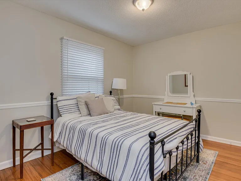 314 Laurens St SW #B — Photo 11