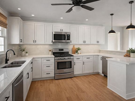 5th image of 7 Custer Cir