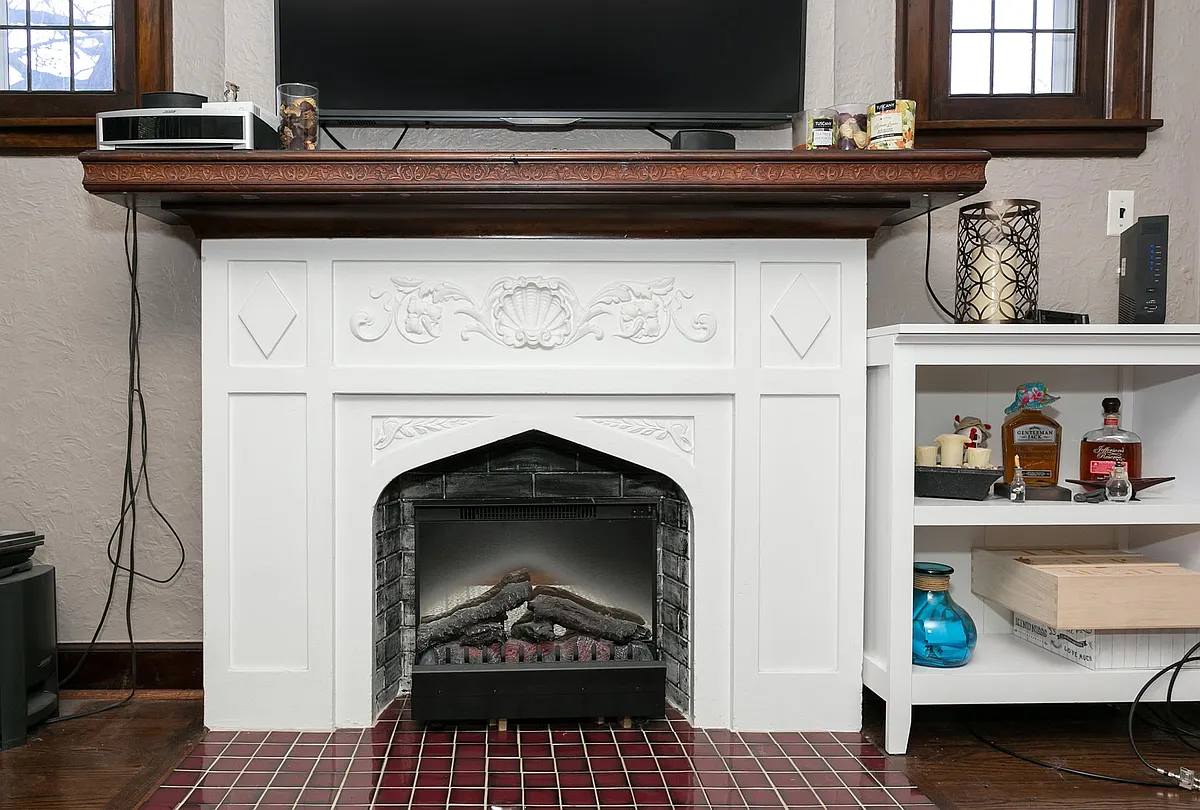 Building Photo - 722 E 6th St #1