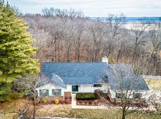 2 Bluff View Ct, Saint Charles, MO 63303