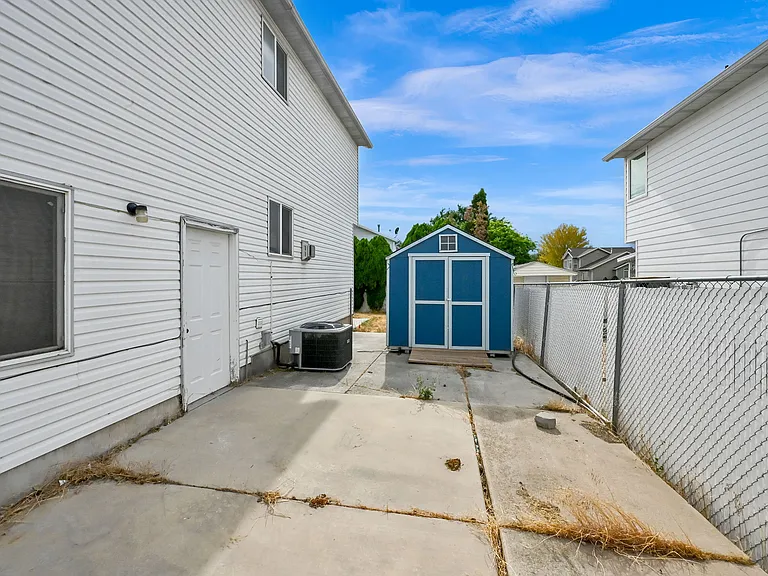 5991 S 3260 W — Photo 6
