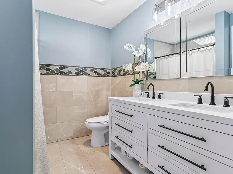 234 Howell St — Photo 18